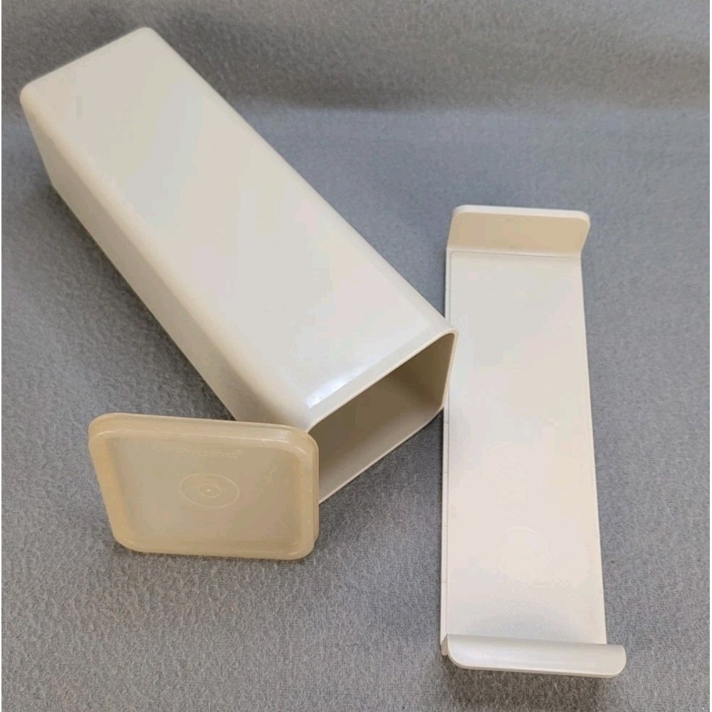 Vintage Tupperware Tall Rectangular Cracker Keeper Pantry Canister w Lid Cream - Picture 2 of 14